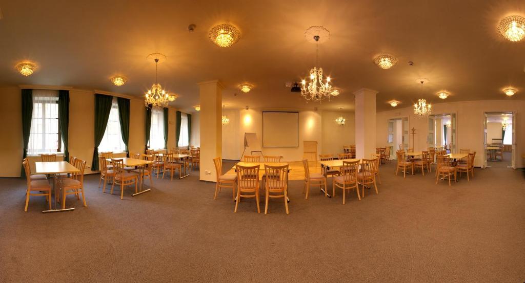Zamecky Hotel Lednice Bagian luar foto