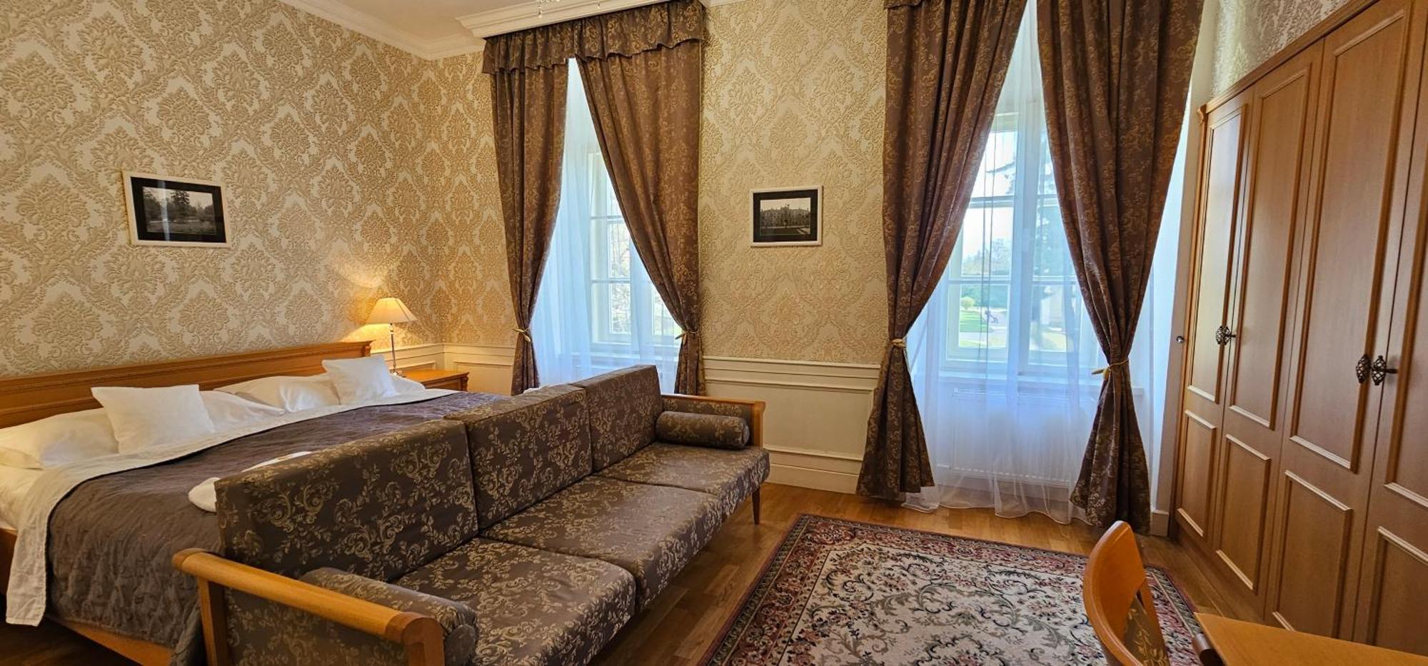 Zamecky Hotel Lednice Bagian luar foto
