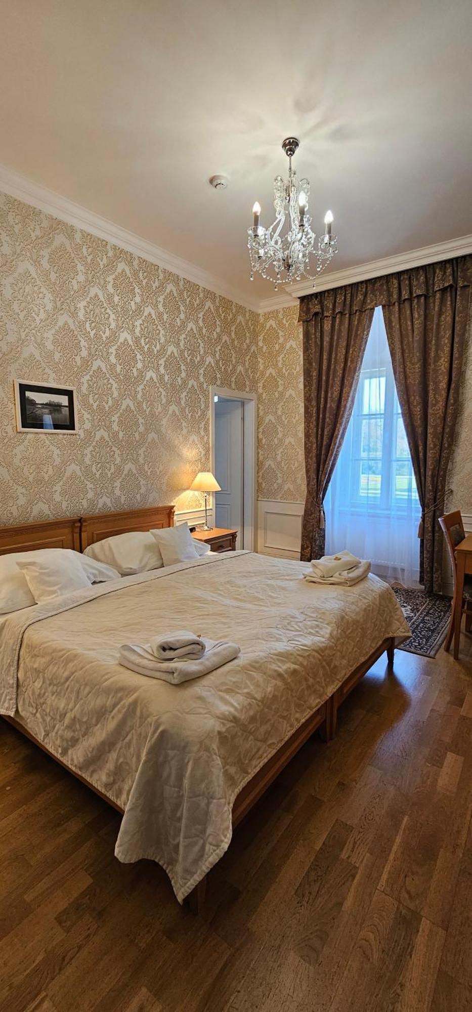 Zamecky Hotel Lednice Bagian luar foto
