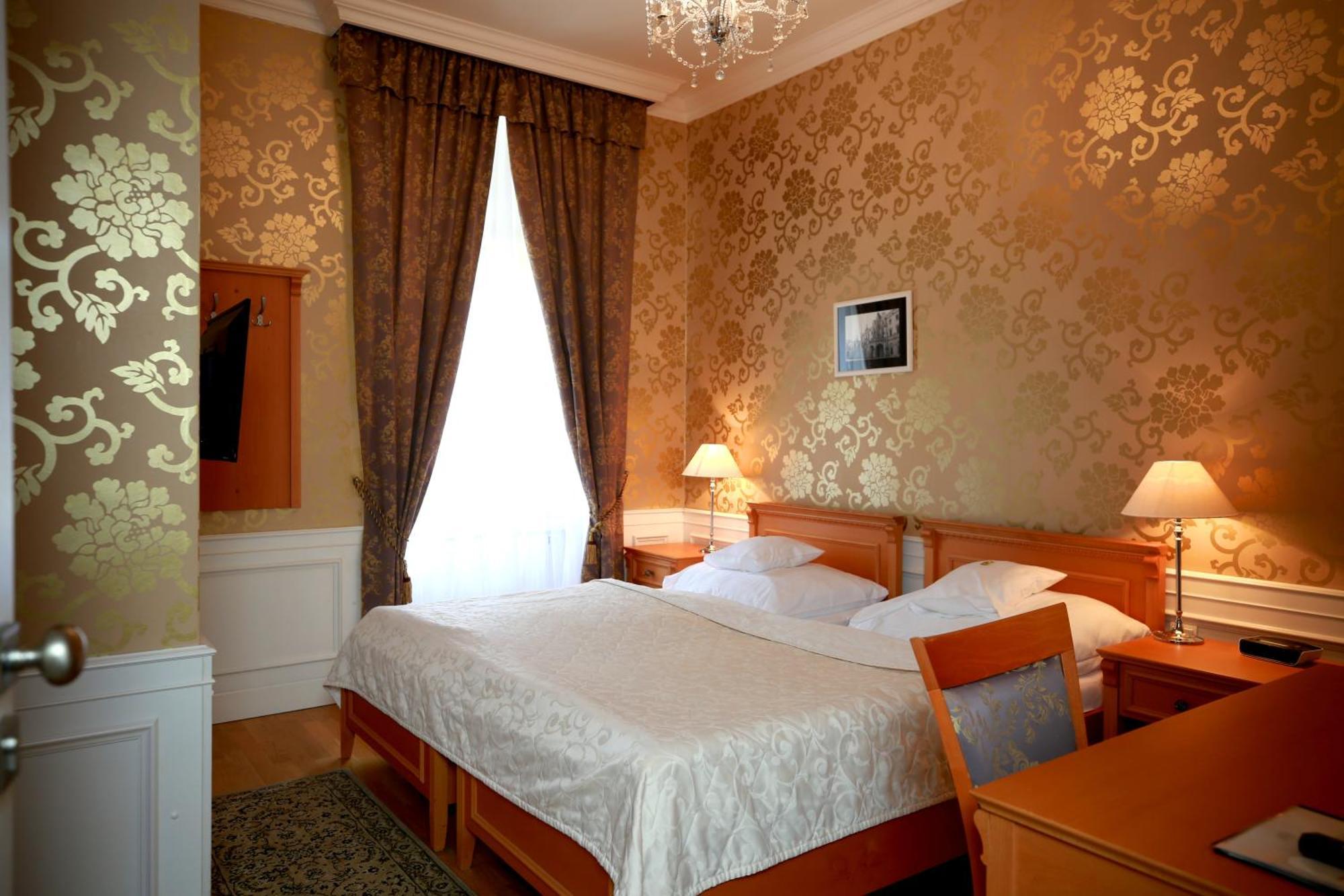 Zamecky Hotel Lednice Bagian luar foto