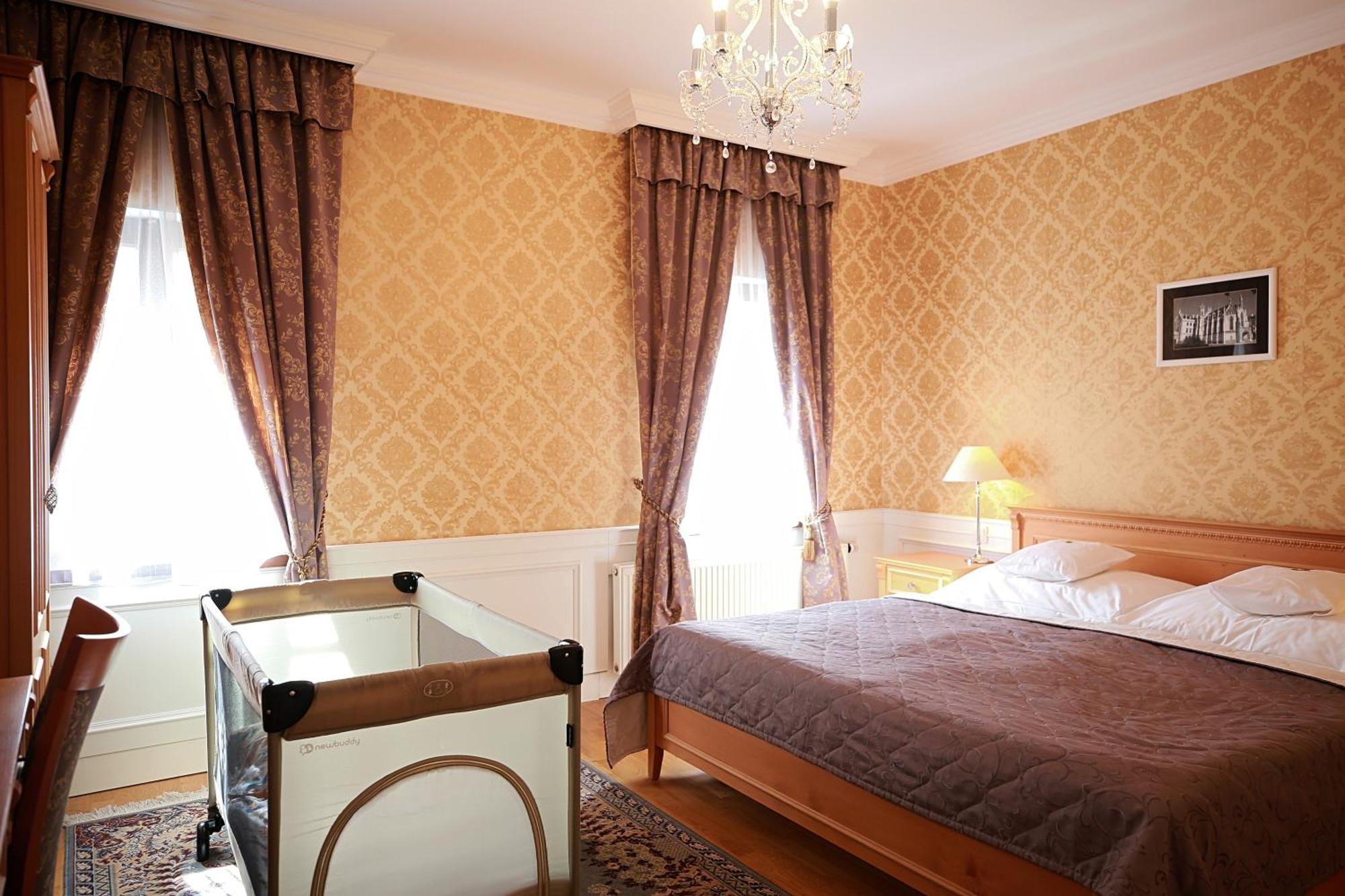 Zamecky Hotel Lednice Bagian luar foto