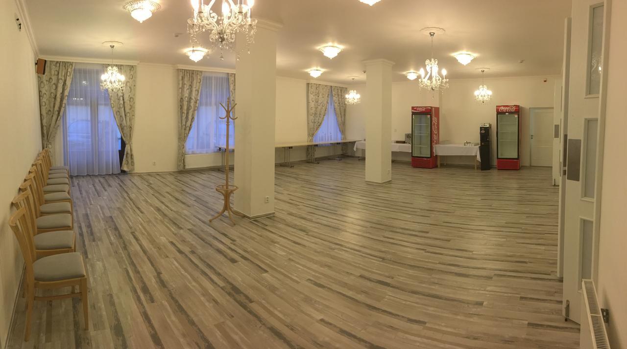 Zamecky Hotel Lednice Bagian luar foto